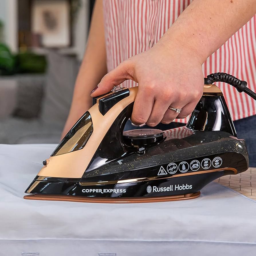 Утюг Russell Hobbs 23975-56 коричневый, черный - ForteMarket Утюг Russell Hobbs 23975-56 коричневый, черный купить,0