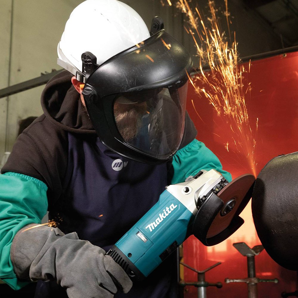 Шлифмашина угловая Makita GA7082 купить,NaN