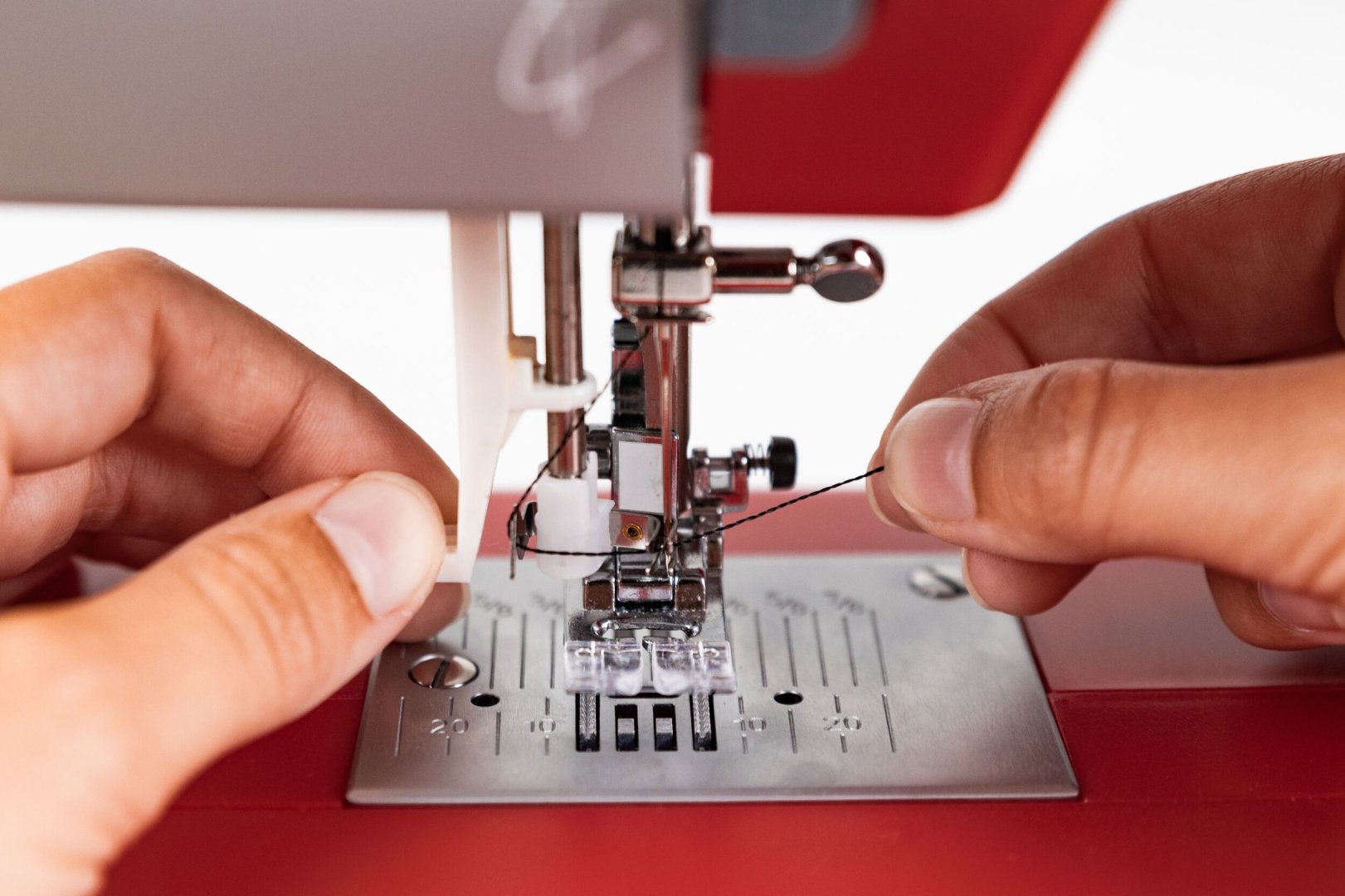 Швейная машина Veritas Power Stitch 17 серый, красный - ForteMarket Швейная машина Veritas Power Stitch 17 серый, красный купить,0