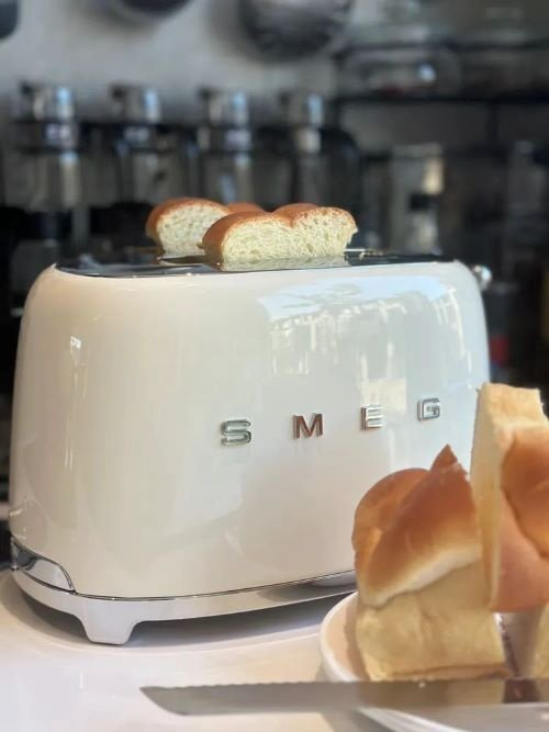 Тостер Smeg TSF01CREU бежевый купить,NaN