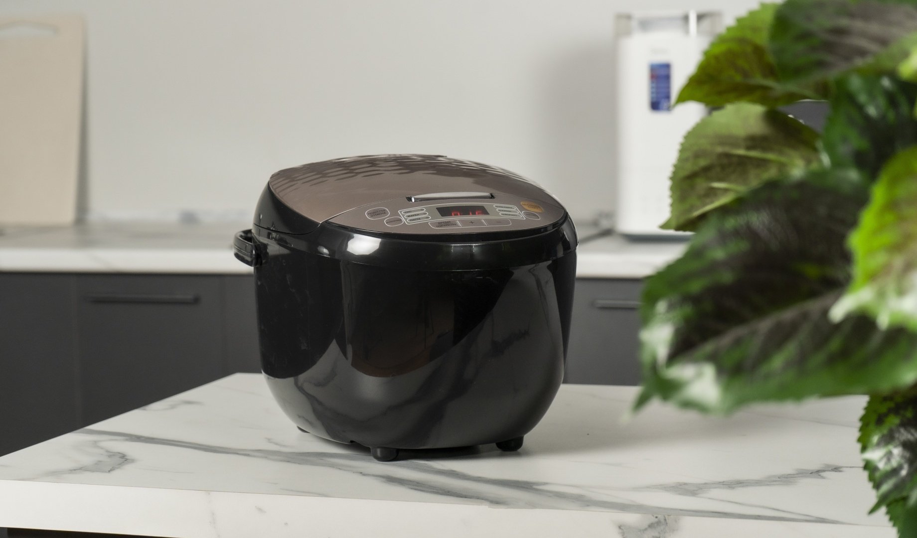 Мультиварка Midea MB-FS5018D черный, бежевый купить,0