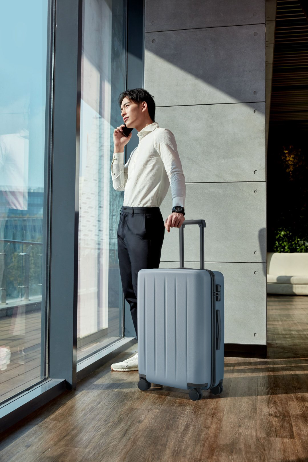 Чемодан NinetyGo Danube Luggage 28 поликарбонат 100 л серый купить,NaN