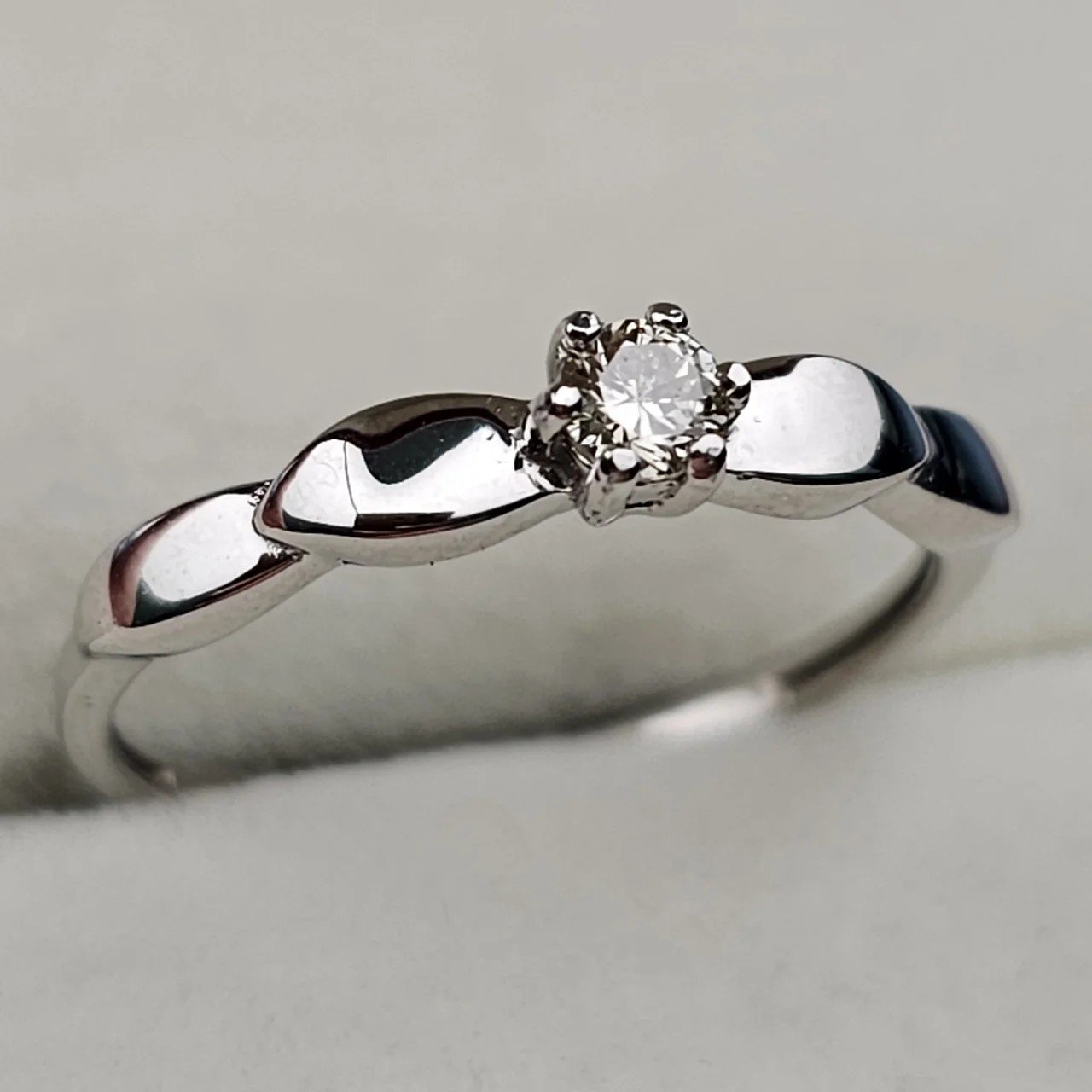 Кольцо Deimantas 110380830 16р 1,35гр 0,102ct. купить,NaN