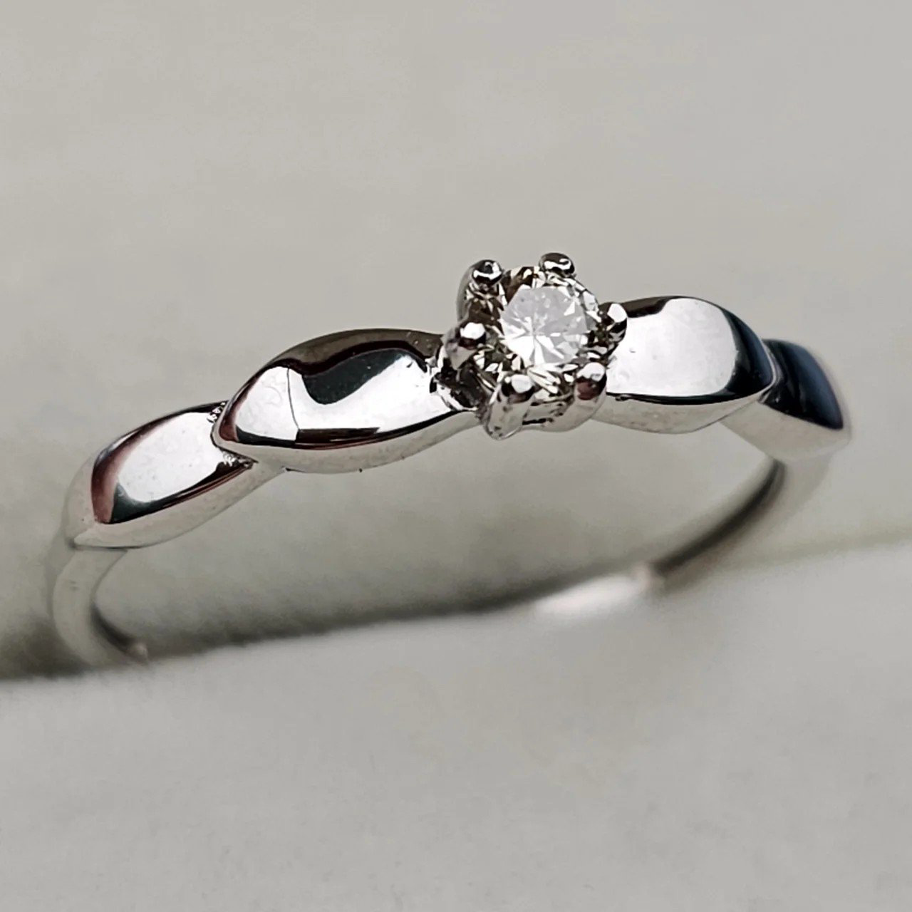 Кольцо Deimantas 110380830 16р 1,35гр 0,102ct. купить,NaN