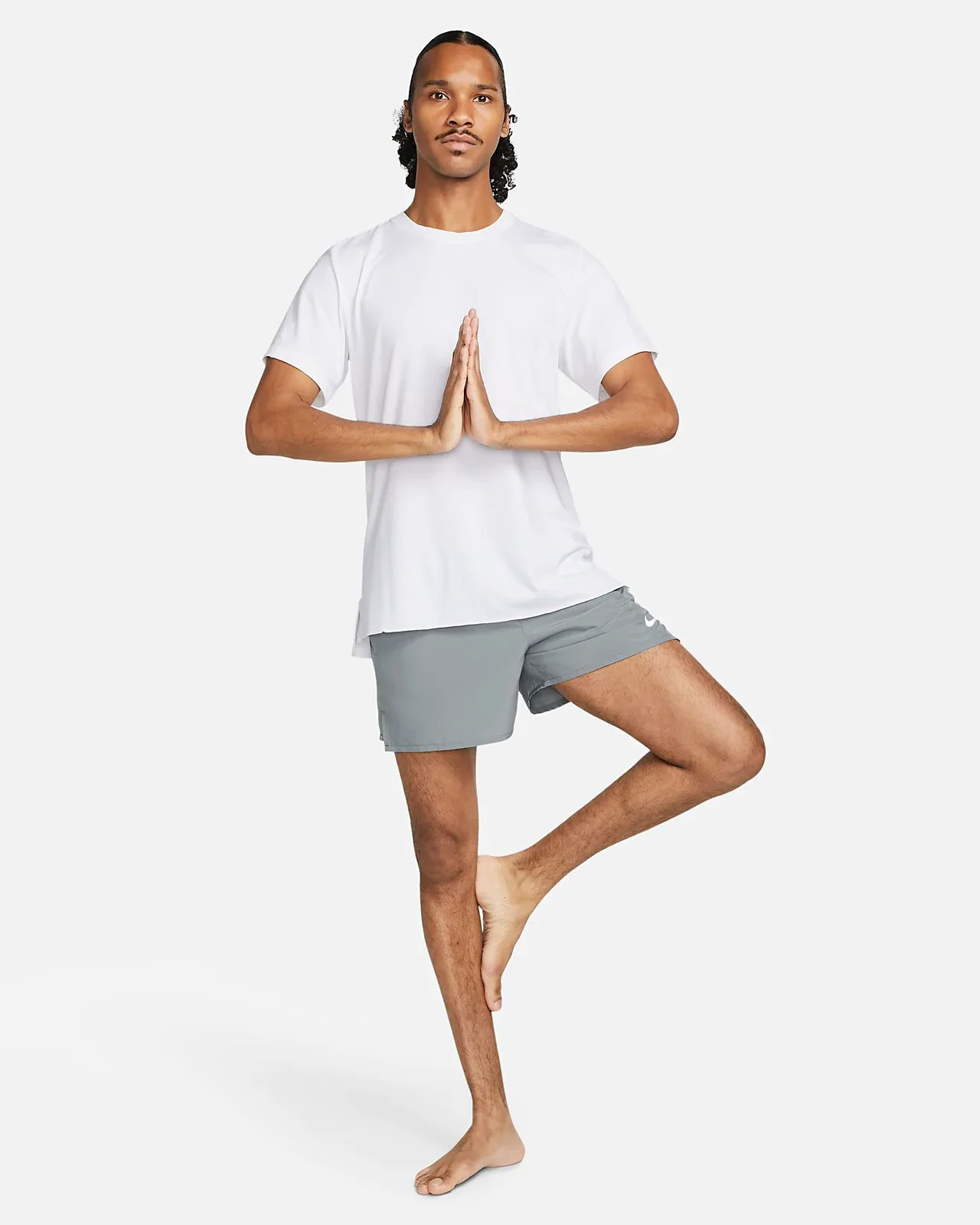 Шорты спортивные Nike DV9363-084 серые M купить,0