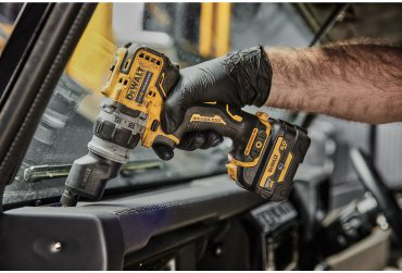 Дрель-шуруповерт DeWALT DCD703NT купить,137770