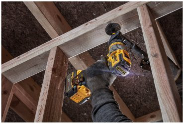 DeWALT дрель-шуруповерт DCD999T1 купить,NaN