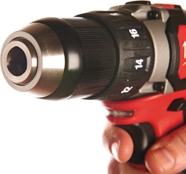 Дрель-шуруповерт Milwaukee M18 BDD-402C 4933443565 купить,NaN