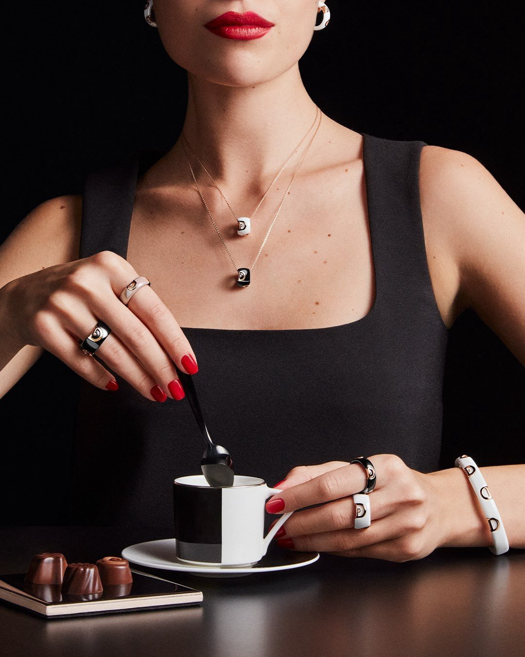 Кольцо Damiani 20082225 размер 17.4 вес 2.4 г золото, керамика, бриллиант купить,NaN