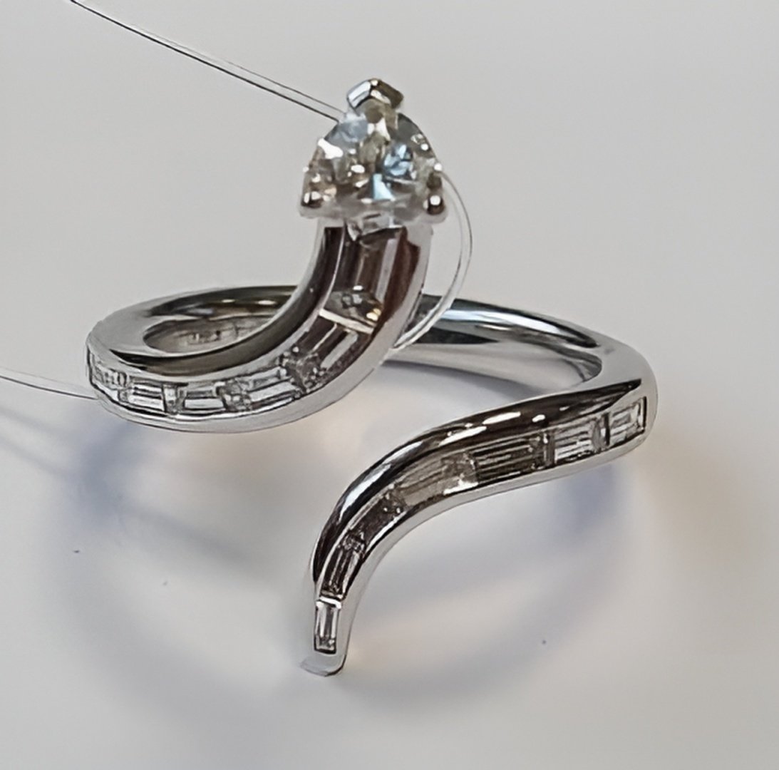 Кольцо Damiani 81092895 размер 16.8 вес 5.42 г золото, бриллиант купить,NaN