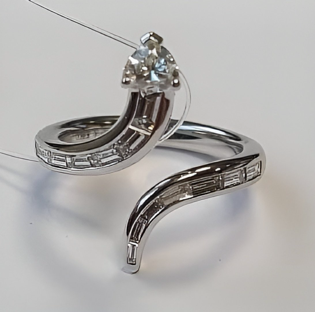 Кольцо Damiani 81092895 размер 16.8 вес 5.42 г золото, бриллиант купить,NaN