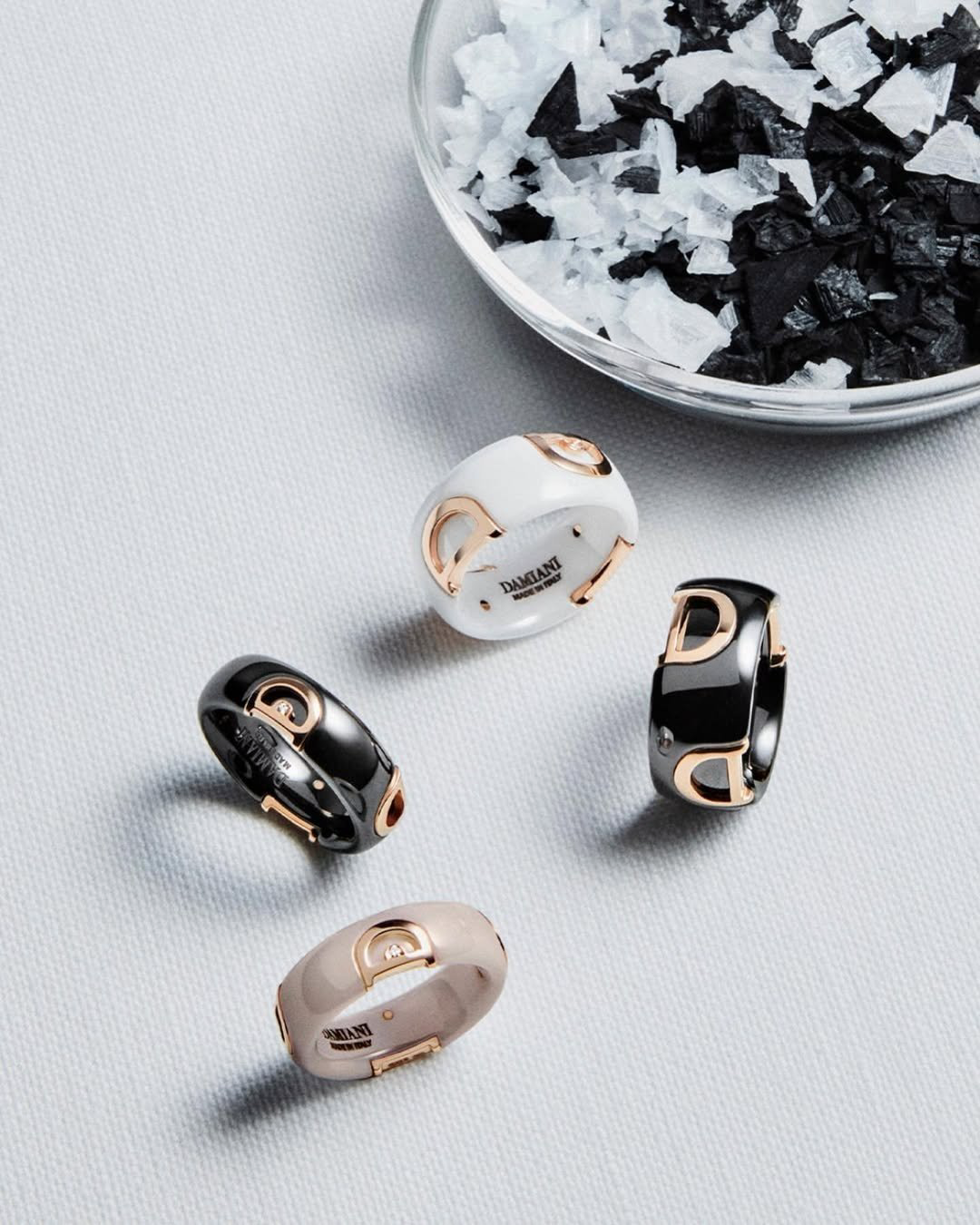 Кольцо Damiani 14440 размер 17 вес 2.4 г золото, бриллиант, керамика купить,NaN