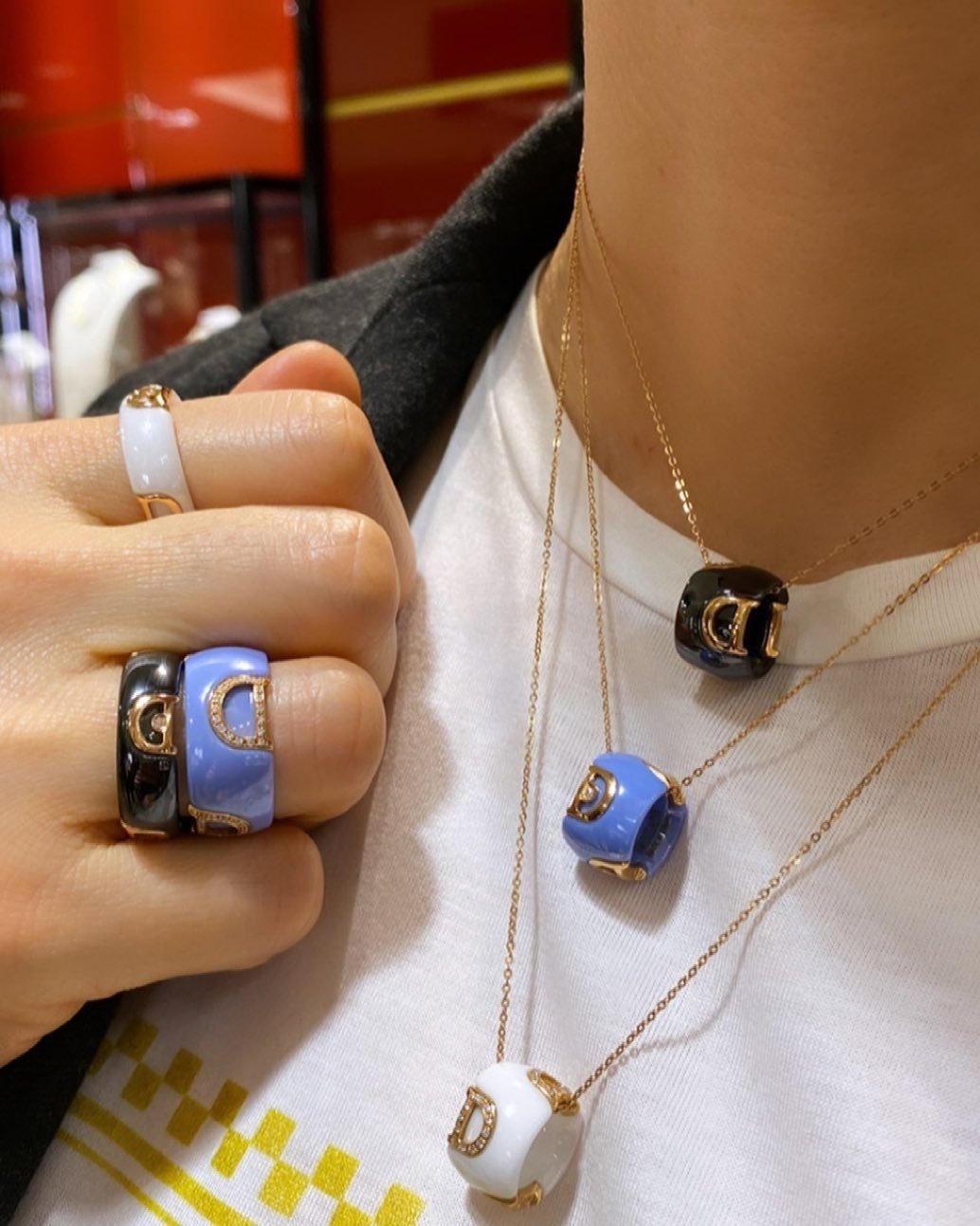 Кольцо Damiani 20082233 размер 17.5 вес 2.5 г золото, керамика, бриллиант