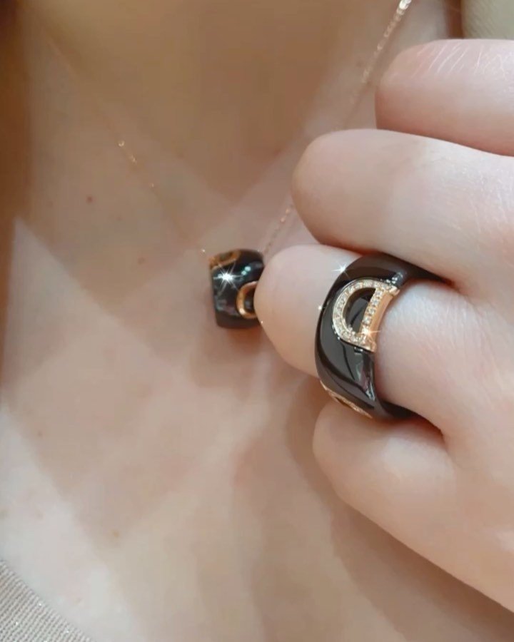 Кольцо Damiani 20082233 размер 17.5 вес 2.5 г золото, керамика, бриллиант