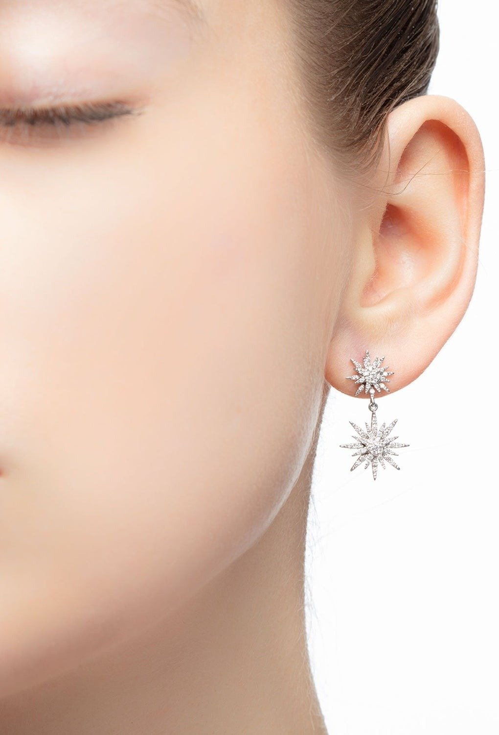 Серьги Djula AM01563E вес 3.75 г золото, бриллиант купить,NaN