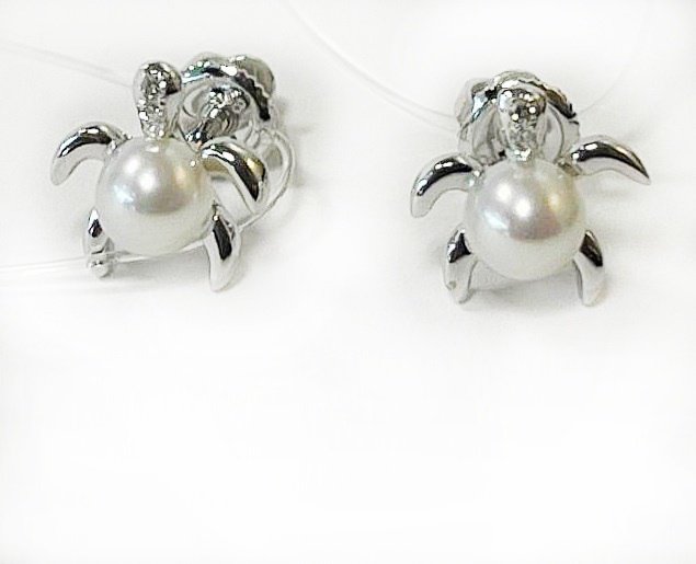 Серьги Constella BB17577WWP4WT вес 0.93 г золото, бриллиант, жемчуг купить,NaN
