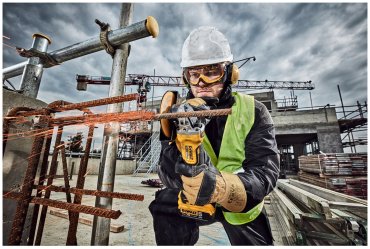 Шлифмашина угловая DeWALT DCG406N-XJ купить,123990