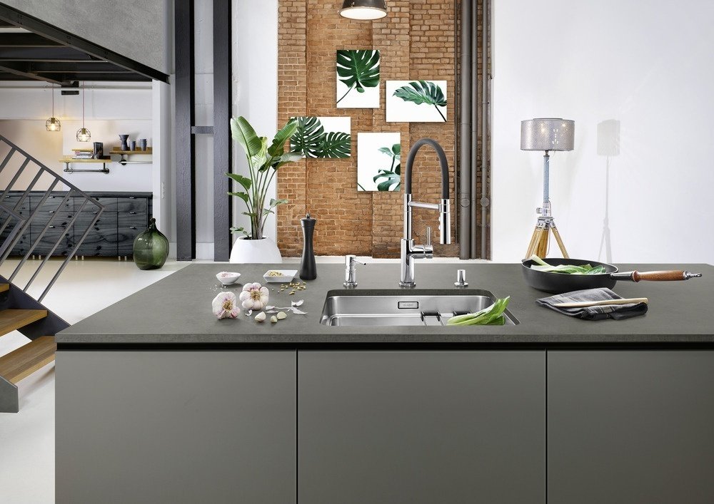 Смеситель с гибким изливом Blanco 525792, латунь, цвет хром