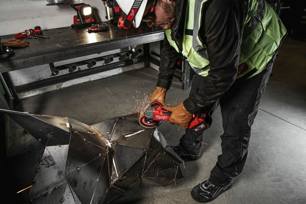 Шлифмашина угловая Milwaukee M18 FSAG125XB-0X 4933478429 купить,NaN