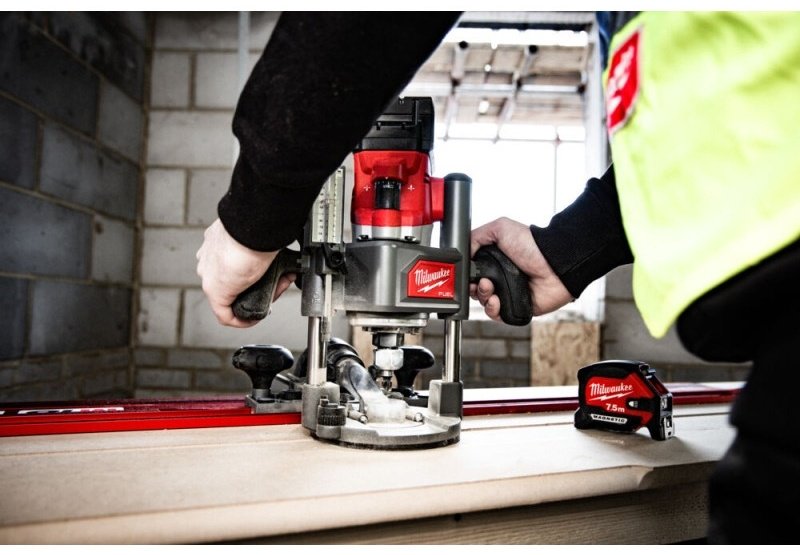 Фрезер кромочный Milwaukee FR12KIT-0P 4933493305 - ForteMarket Фрезер кромочный Milwaukee FR12KIT-0P 4933493305 купить,0