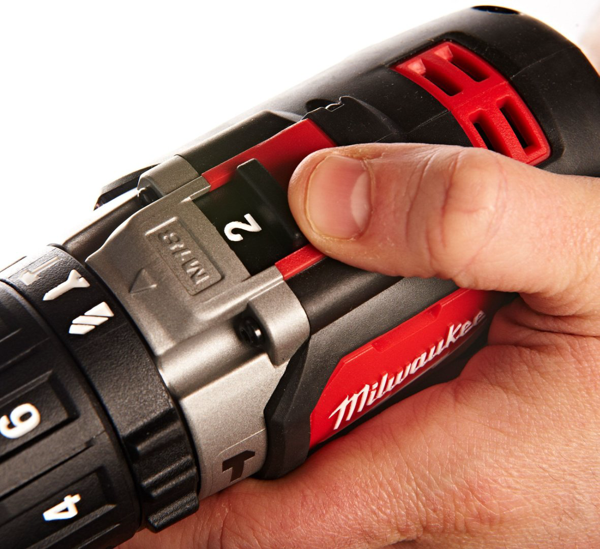 Milwaukee дрель-шуруповерт M18 BPD-0 4933443500 18 В купить,NaN