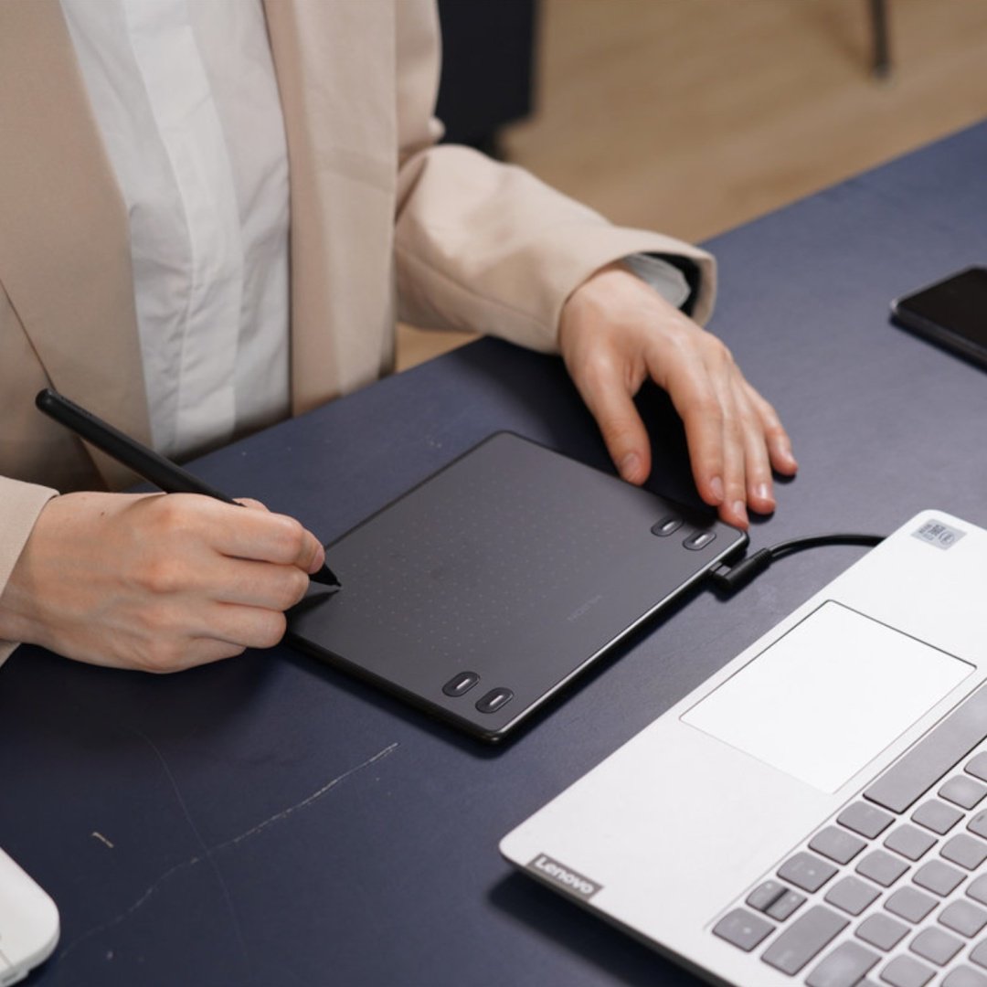 Графический планшет HUION RTE-100 черный - ForteMarket Графический планшет HUION RTE-100 черный купить,0