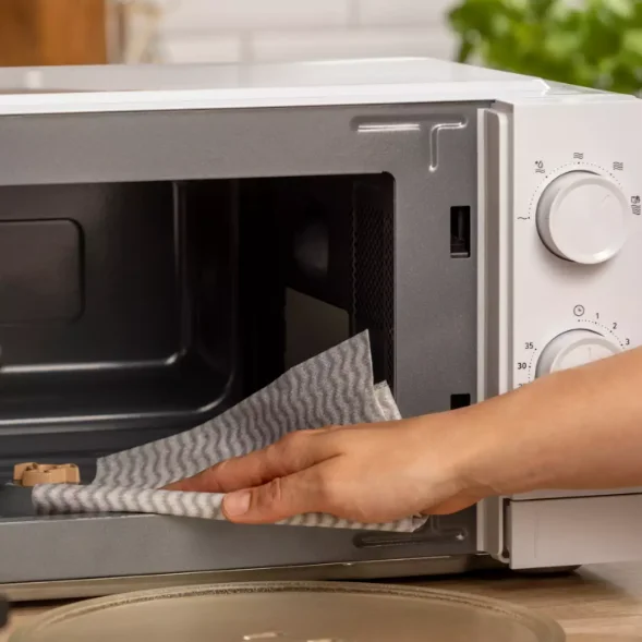 Микроволновая печь Hisense H20MOWP15 белая