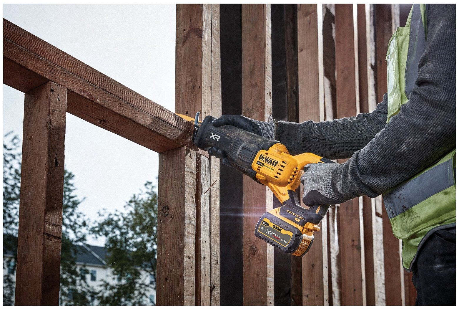 Сабельная пила DeWALT DCS386NT-XJ купить,NaN