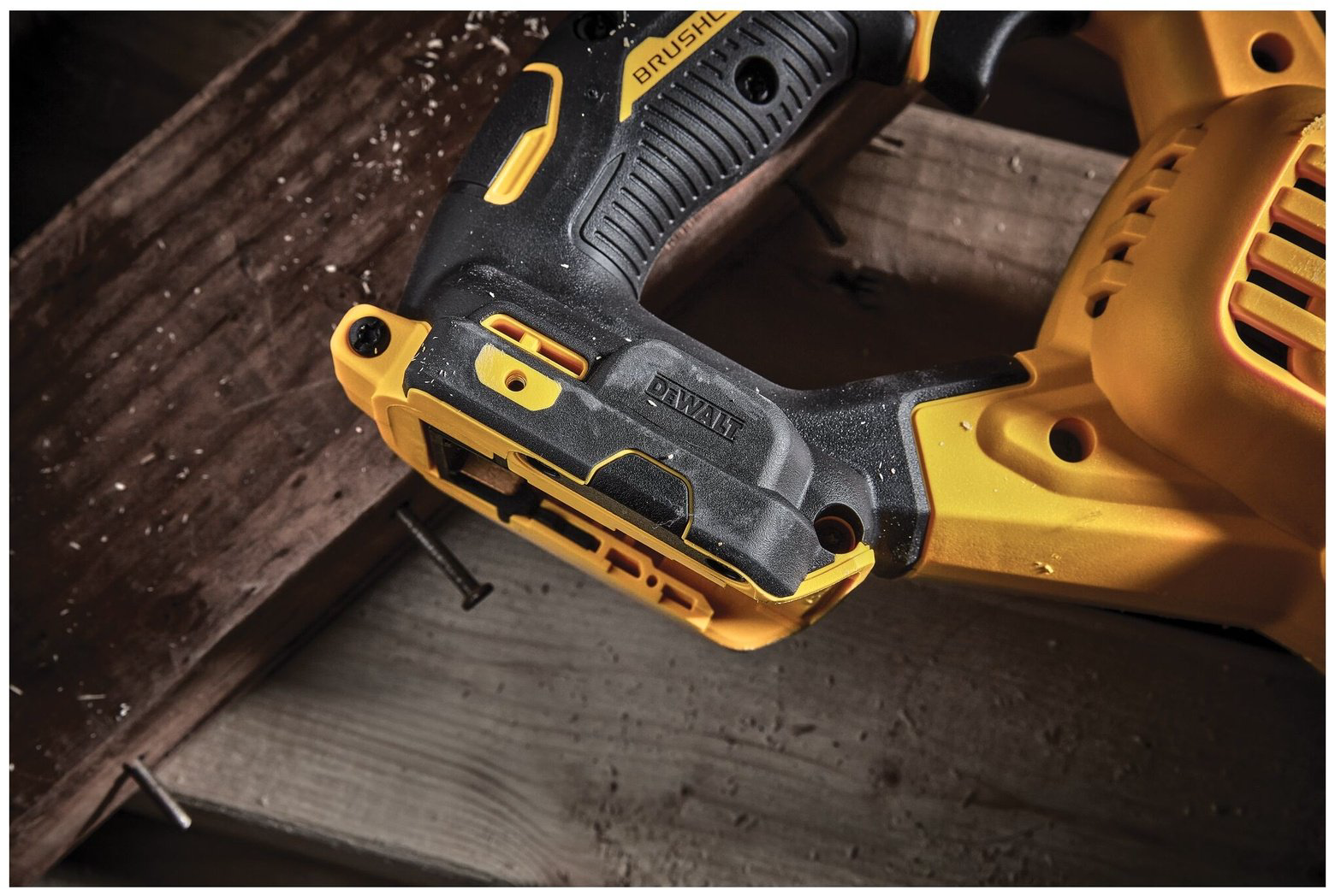 Сабельная пила DeWALT DCS386NT-XJ купить,NaN