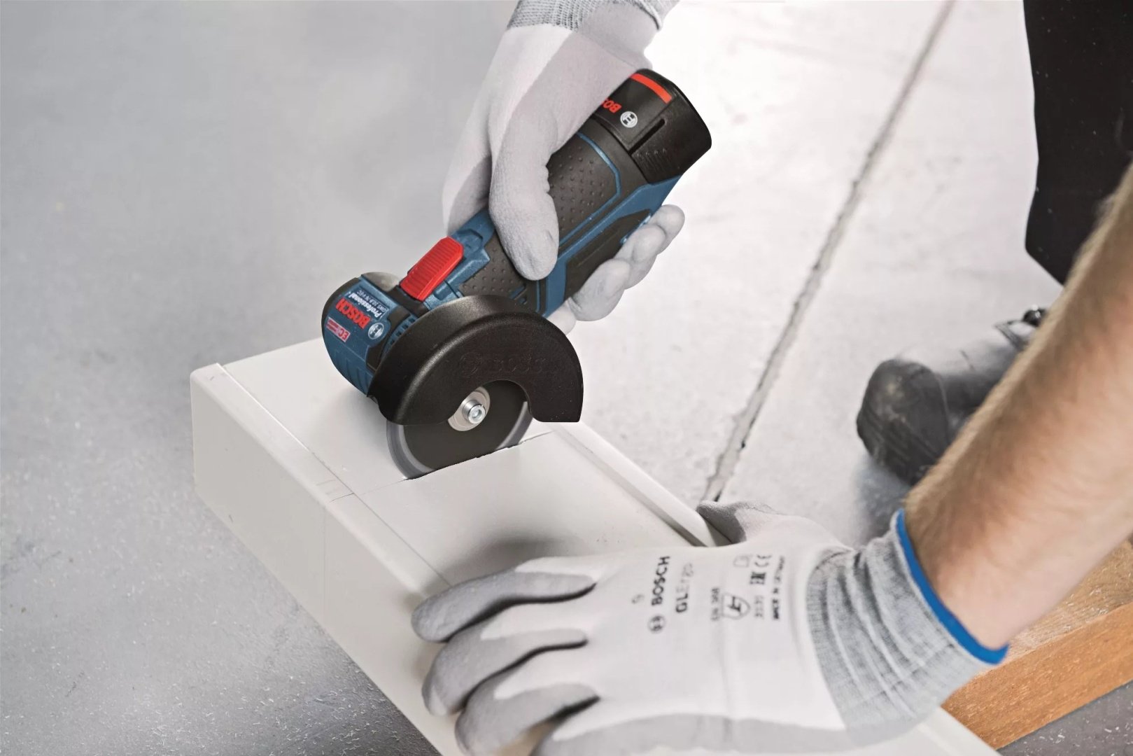 Аккумуляторная угловая шлифмашина Bosch GWS 12V-76, 06019F2000 купить,0