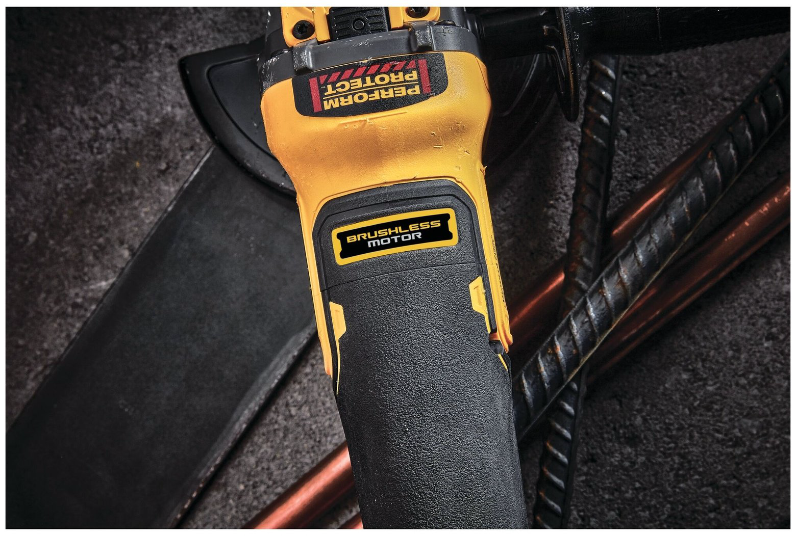 Шлифмашина угловая DeWALT DCG409NT-XJ купить,NaN