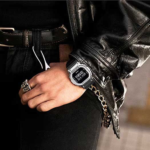 Часы Кварцевые CASIO GM-5600U-1ER полимер, нержавеющая сталь купить,NaN