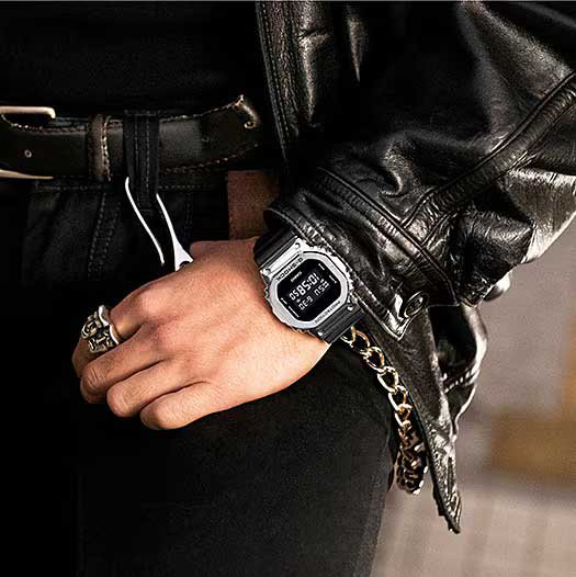 Часы Кварцевые CASIO GM-5600U-1ER полимер, нержавеющая сталь купить,NaN