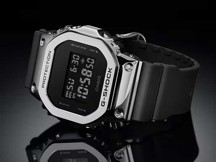 Часы Кварцевые CASIO GM-5600U-1ER полимер, нержавеющая сталь купить,NaN