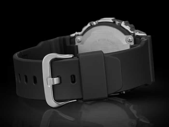 Часы Кварцевые CASIO GM-5600U-1ER полимер, нержавеющая сталь купить,NaN