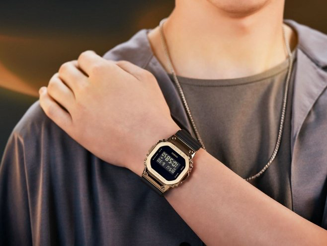 Часы Кварцевые CASIO GM-5600UG-9DR полимер, нержавеющая сталь купить,NaN