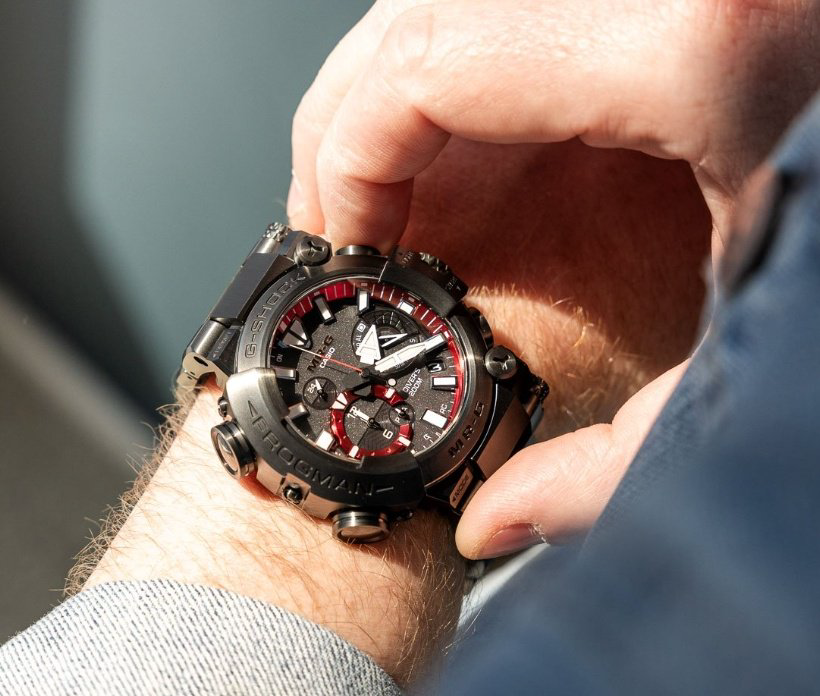 Часы Кварцевые CASIO MRG-BF1000B-1ADR титан купить,NaN