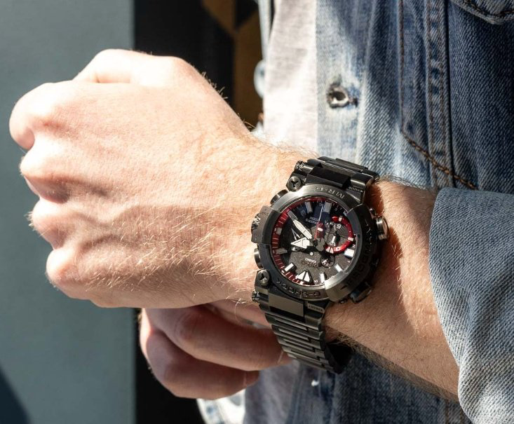 Часы Кварцевые CASIO MRG-BF1000B-1ADR титан купить,NaN