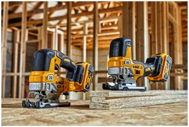Электролобзик DeWALT DCS335N-XJ купить,165320