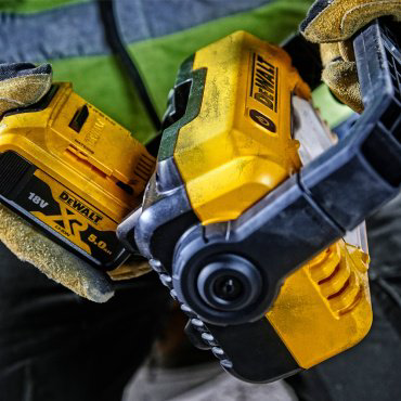 DeWALT фонарь-прожектор DCL077-XJ питание от аккумулятора купить,82660