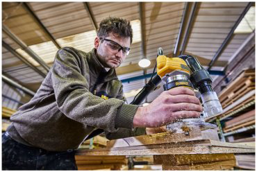 Фрезер кромочный DeWALT D26200-QS купить,194860