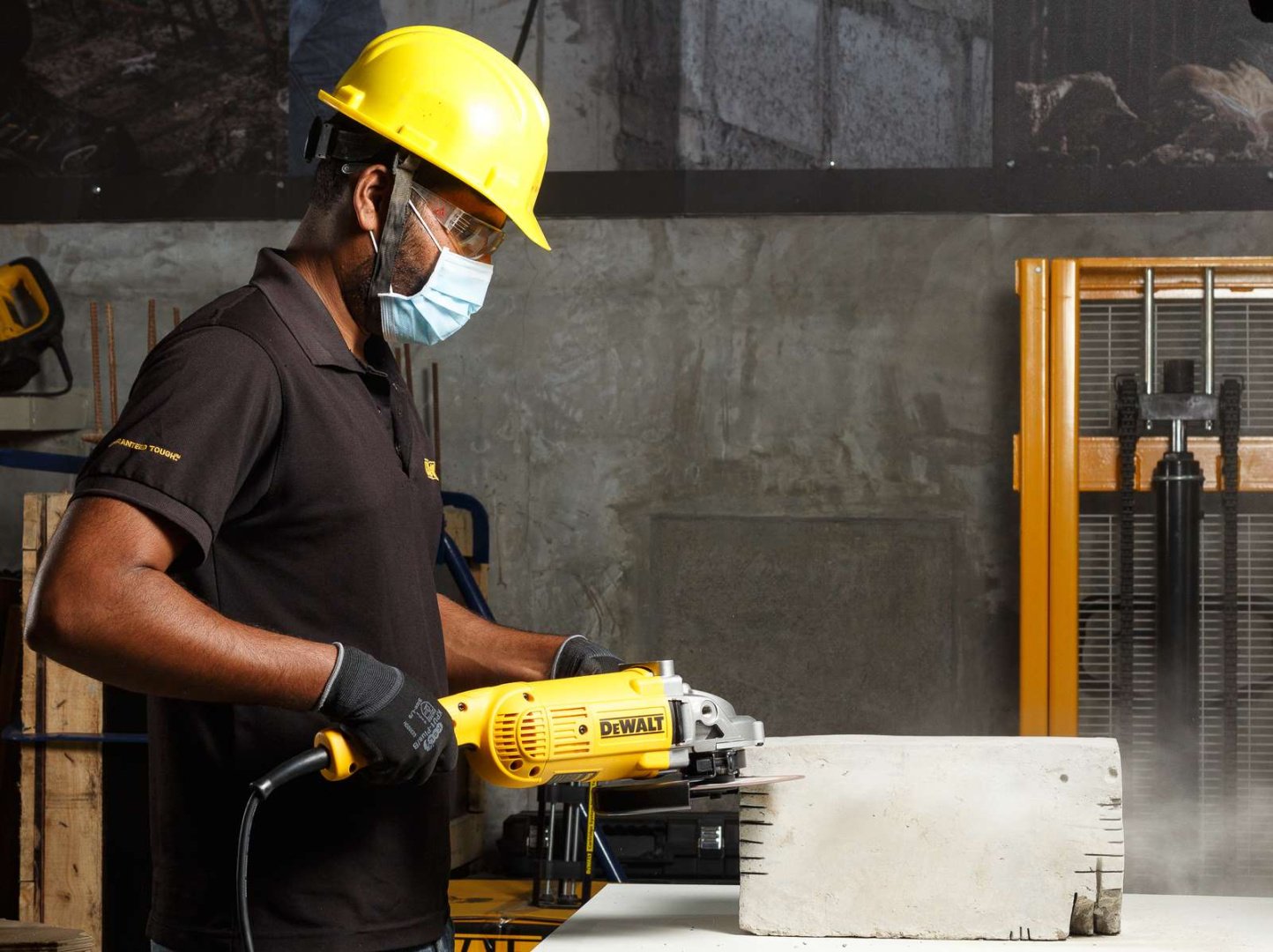 Шлифмашина угловая DeWALT DWE492S купить,0