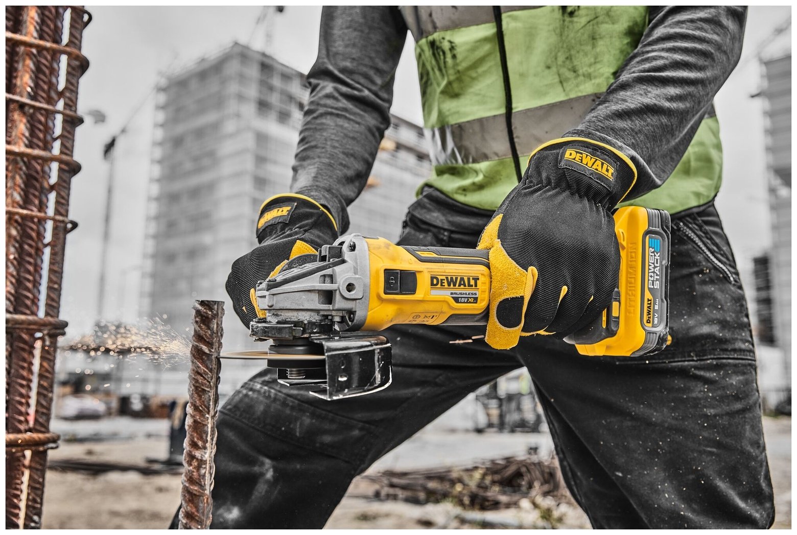 Шлифмашина угловая DeWALT DCG405H2T-QW купить,0