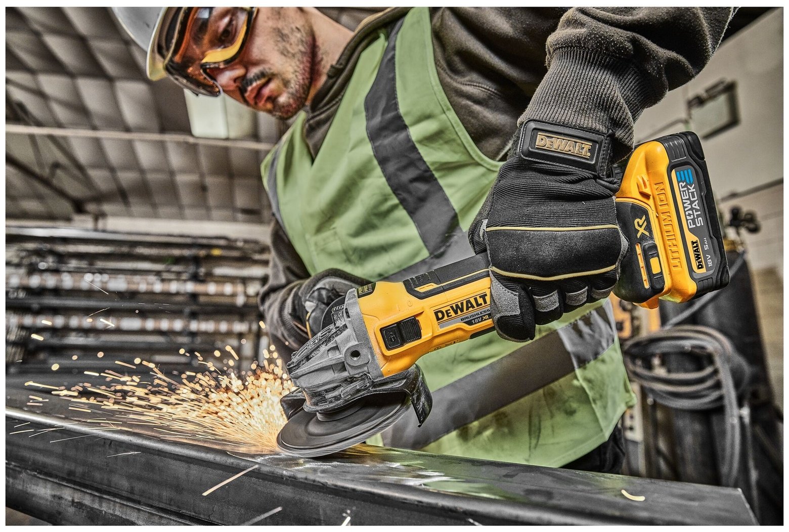 Шлифмашина угловая DeWALT DCG405H2T-QW купить,0