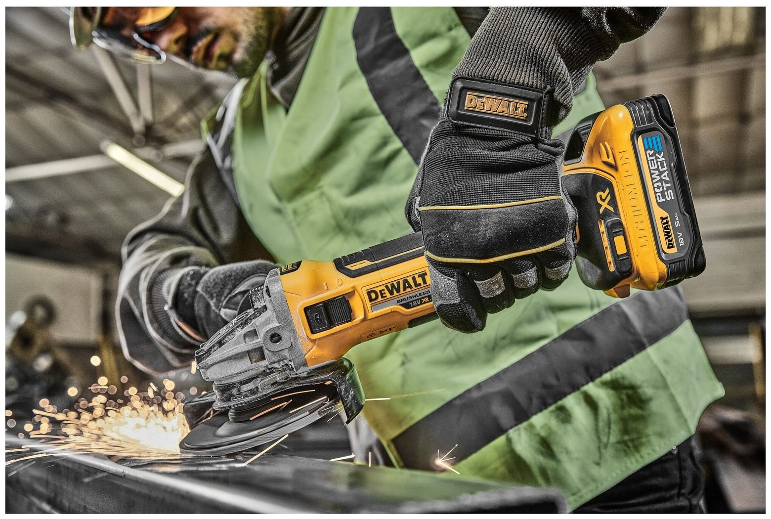 Шлифмашина угловая DeWALT DCG405H2T-QW купить,0