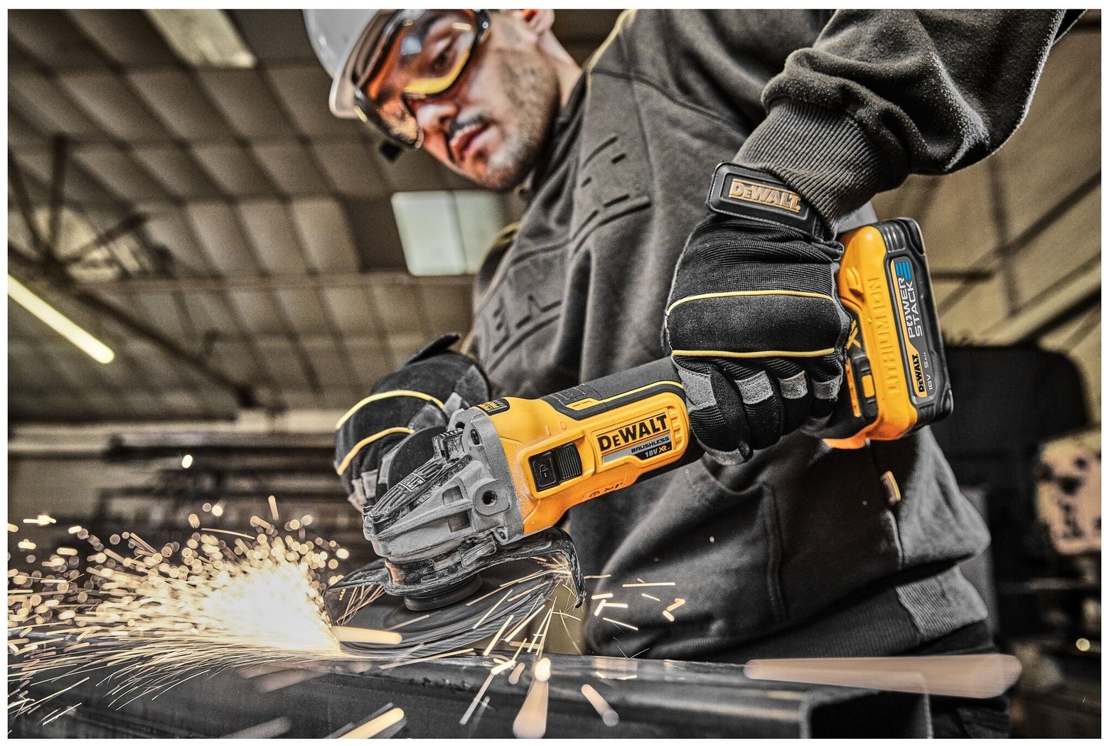 Шлифмашина угловая DeWALT DCG405H2T-QW купить,0