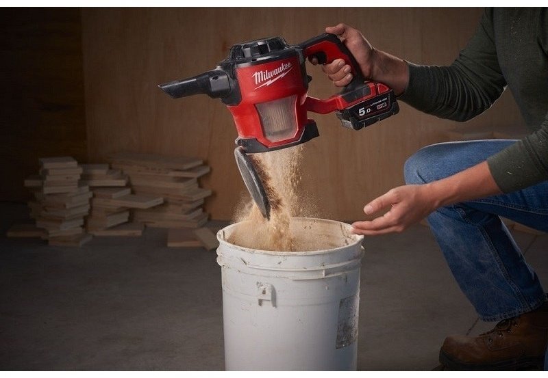 Садовый пылесос Milwaukee M18 CV-0 4933459204