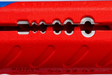 Труборез Knipex резцовый 90 22 01 SB ручной