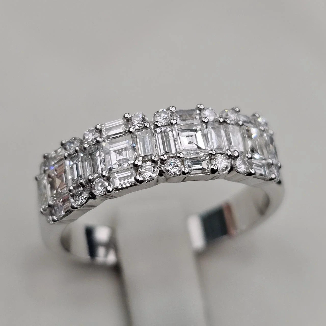 Кольцо Deimantas  111244933 18,5р 4,68гр 1,44ct. купить,NaN
