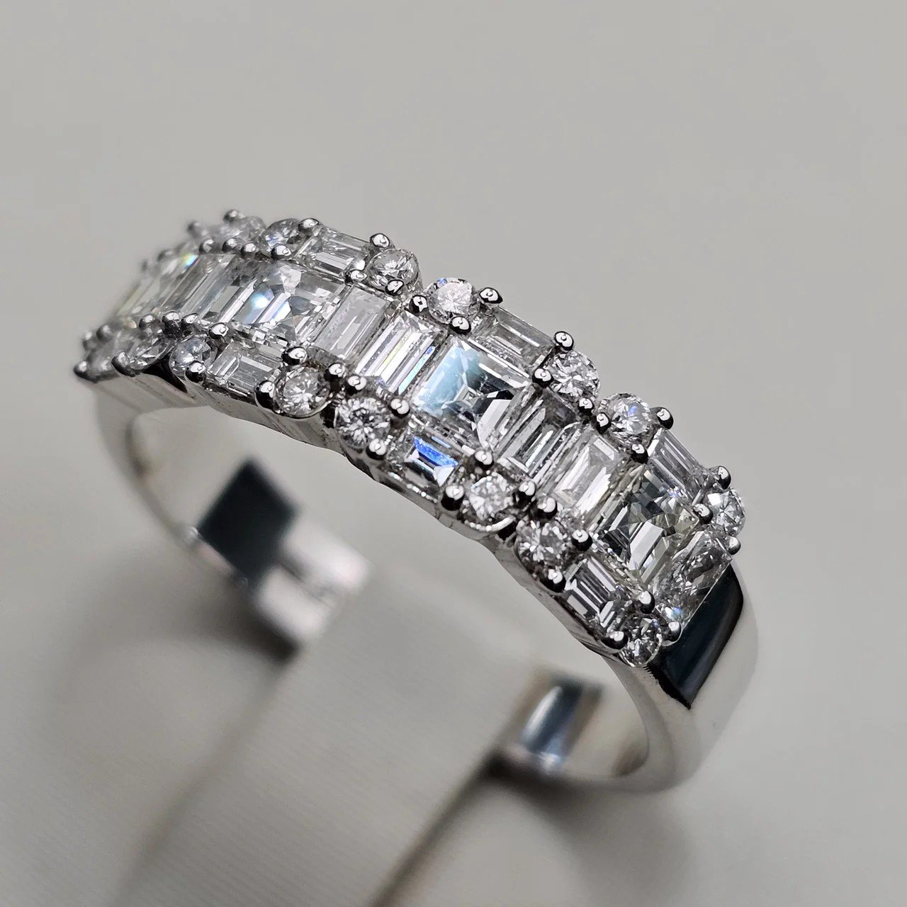 Кольцо Deimantas  111244933 18,5р 4,68гр 1,44ct. купить,NaN